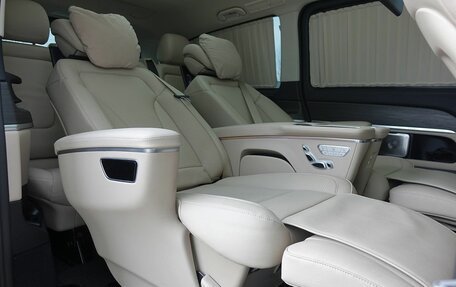 Mercedes-Benz V-Класс, 2024 год, 15 900 000 рублей, 34 фотография