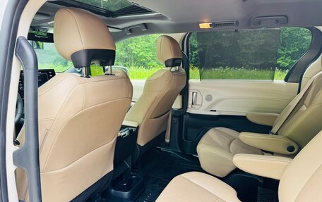 Toyota Sienna, 2021 год, 5 750 000 рублей, 11 фотография