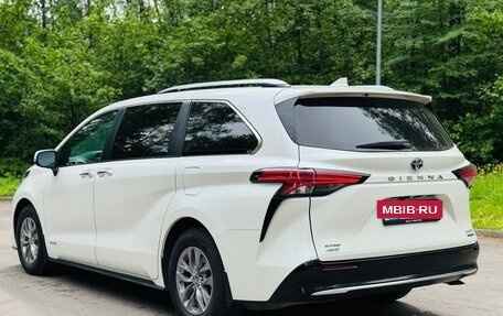 Toyota Sienna, 2021 год, 5 750 000 рублей, 3 фотография