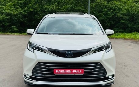 Toyota Sienna, 2021 год, 5 750 000 рублей, 8 фотография