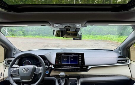 Toyota Sienna, 2021 год, 5 750 000 рублей, 18 фотография