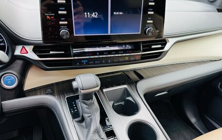 Toyota Sienna, 2021 год, 5 750 000 рублей, 21 фотография