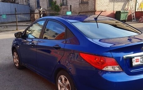 Hyundai Solaris II рестайлинг, 2011 год, 539 000 рублей, 3 фотография