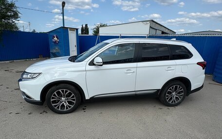 Mitsubishi Outlander III рестайлинг 3, 2018 год, 2 200 000 рублей, 3 фотография