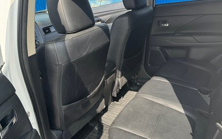Mitsubishi Outlander III рестайлинг 3, 2018 год, 2 200 000 рублей, 13 фотография