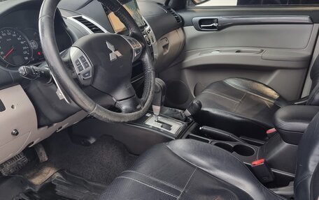 Mitsubishi Pajero Sport II рестайлинг, 2015 год, 1 990 000 рублей, 8 фотография