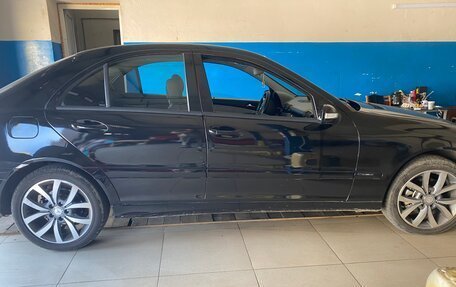Mercedes-Benz C-Класс, 2005 год, 599 000 рублей, 2 фотография