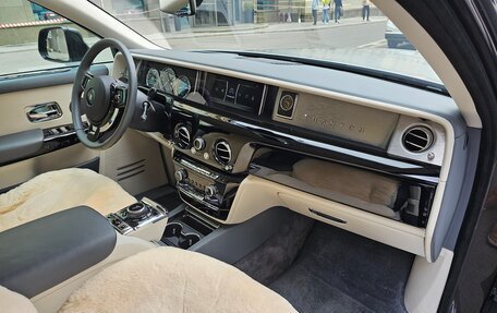 Rolls-Royce Phantom VIII, 2018 год, 47 000 000 рублей, 6 фотография