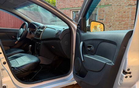 Renault Logan II, 2017 год, 615 000 рублей, 35 фотография