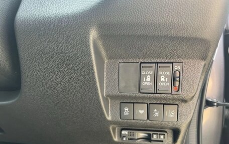 Honda Freed II, 2018 год, 1 290 000 рублей, 13 фотография