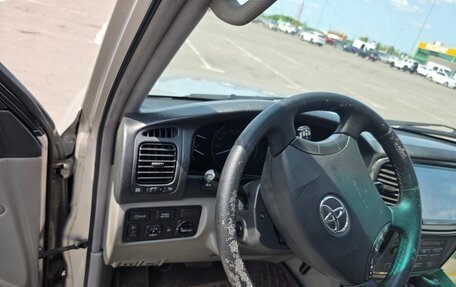 Toyota Land Cruiser 100 рестайлинг 2, 2004 год, 1 700 000 рублей, 5 фотография