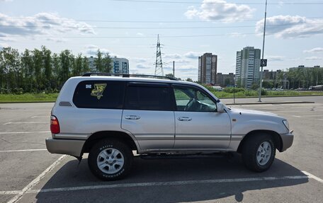 Toyota Land Cruiser 100 рестайлинг 2, 2004 год, 1 700 000 рублей, 6 фотография