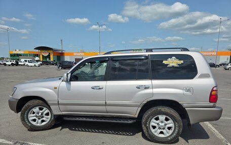Toyota Land Cruiser 100 рестайлинг 2, 2004 год, 1 700 000 рублей, 7 фотография