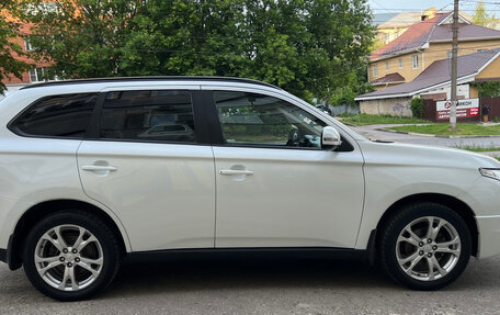 Mitsubishi Outlander III рестайлинг 3, 2014 год, 1 280 000 рублей, 5 фотография