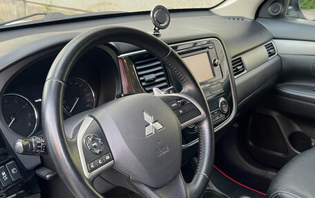 Mitsubishi Outlander III рестайлинг 3, 2014 год, 1 280 000 рублей, 23 фотография