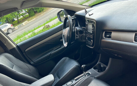 Mitsubishi Outlander III рестайлинг 3, 2014 год, 1 280 000 рублей, 20 фотография