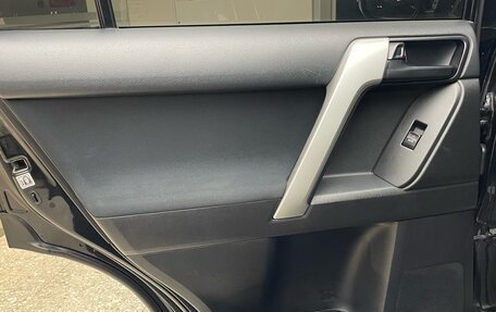 Toyota Land Cruiser Prado 150 рестайлинг 2, 2017 год, 3 699 000 рублей, 15 фотография