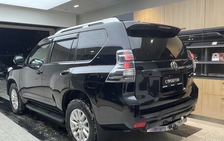 Toyota Land Cruiser Prado 150 рестайлинг 2, 2017 год, 3 699 000 рублей, 2 фотография