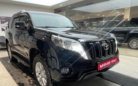 Toyota Land Cruiser Prado 150 рестайлинг 2, 2017 год, 3 699 000 рублей, 4 фотография