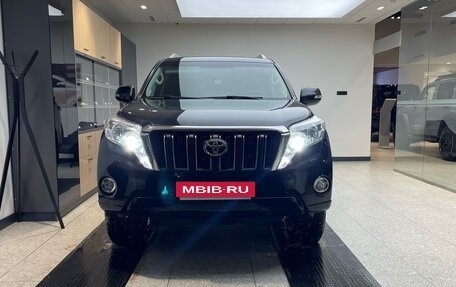 Toyota Land Cruiser Prado 150 рестайлинг 2, 2017 год, 3 699 000 рублей, 3 фотография