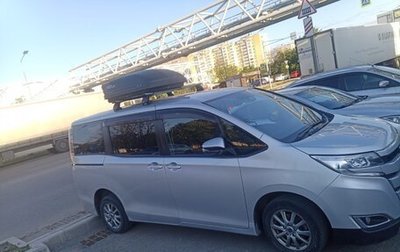 Toyota Noah III, 2019 год, 2 695 000 рублей, 1 фотография