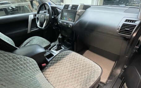 Toyota Land Cruiser Prado 150 рестайлинг 2, 2017 год, 3 699 000 рублей, 19 фотография