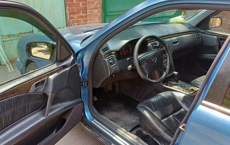 Mercedes-Benz E-Класс, 1998 год, 449 000 рублей, 2 фотография