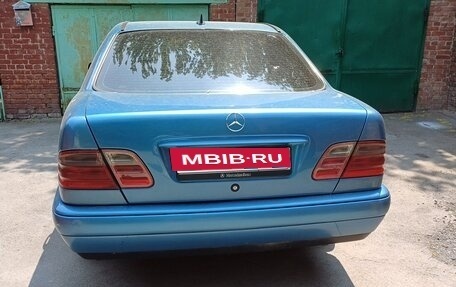 Mercedes-Benz E-Класс, 1998 год, 449 000 рублей, 6 фотография