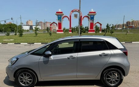 Honda Fit, 2020 год, 1 350 000 рублей, 4 фотография