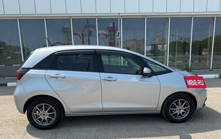 Honda Fit, 2020 год, 1 350 000 рублей, 8 фотография
