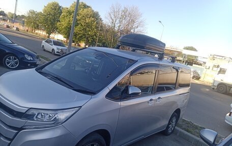 Toyota Noah III, 2019 год, 2 695 000 рублей, 8 фотография