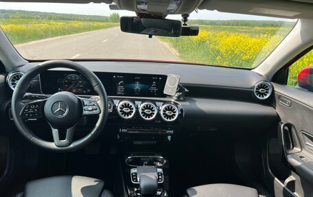 Mercedes-Benz A-Класс, 2018 год, 2 050 000 рублей, 14 фотография