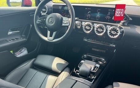 Mercedes-Benz A-Класс, 2018 год, 2 050 000 рублей, 15 фотография