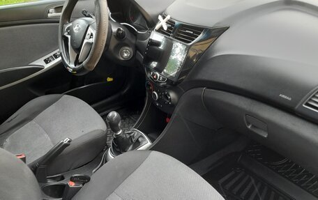 Hyundai Solaris II рестайлинг, 2011 год, 709 000 рублей, 9 фотография