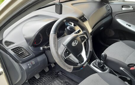 Hyundai Solaris II рестайлинг, 2011 год, 709 000 рублей, 10 фотография