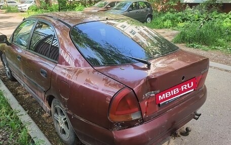 Mitsubishi Carisma I, 1997 год, 155 000 рублей, 3 фотография