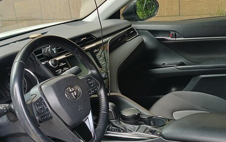 Toyota Camry, 2019 год, 2 900 000 рублей, 9 фотография