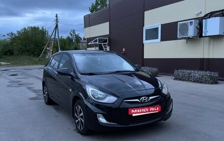 Hyundai Solaris II рестайлинг, 2012 год, 580 000 рублей, 3 фотография