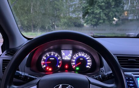 Hyundai Solaris II рестайлинг, 2012 год, 580 000 рублей, 12 фотография