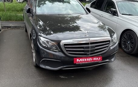 Mercedes-Benz E-Класс, 2020 год, 5 000 000 рублей, 15 фотография