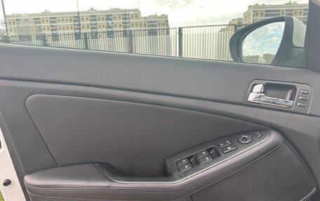 KIA Optima III, 2013 год, 990 000 рублей, 10 фотография