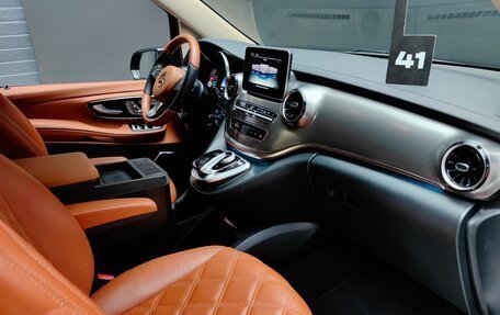 Mercedes-Benz V-Класс, 2017 год, 9 200 000 рублей, 22 фотография