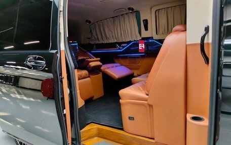 Mercedes-Benz V-Класс, 2017 год, 9 200 000 рублей, 28 фотография