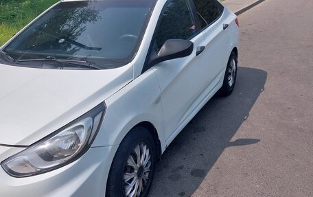 Hyundai Solaris II рестайлинг, 2013 год, 495 000 рублей, 6 фотография