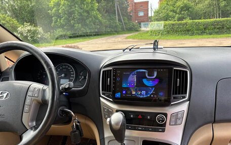 Hyundai H-1 II рестайлинг, 2018 год, 2 600 000 рублей, 15 фотография