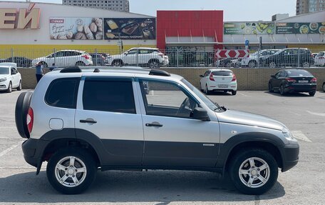 Chevrolet Niva I рестайлинг, 2012 год, 530 000 рублей, 4 фотография