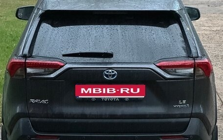 Toyota RAV4, 2022 год, 4 200 000 рублей, 2 фотография