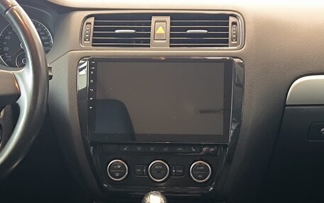 Volkswagen Jetta VI, 2013 год, 890 000 рублей, 18 фотография