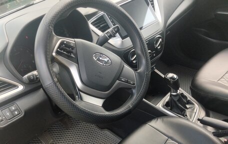 Hyundai Solaris II рестайлинг, 2018 год, 1 050 000 рублей, 5 фотография