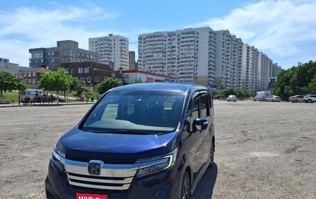 Honda Stepwgn IV, 2018 год, 2 500 000 рублей, 2 фотография